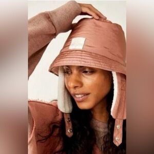 NWOT Free People Movement Bucket List Reversible Sherpa Bucket Hat